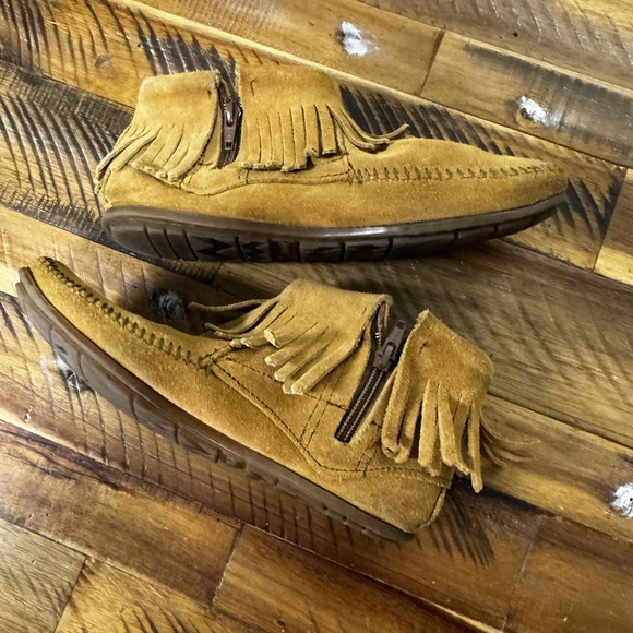 Minnetonka Classic Moccasins - Picture 3 of 10
